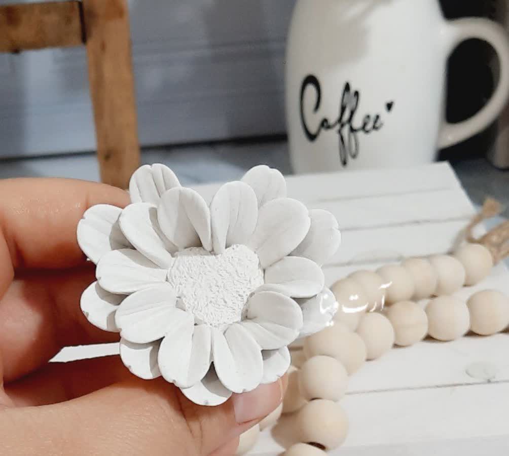 قالب سیلیکونی مدل گل بابونه قلبی کد 0079